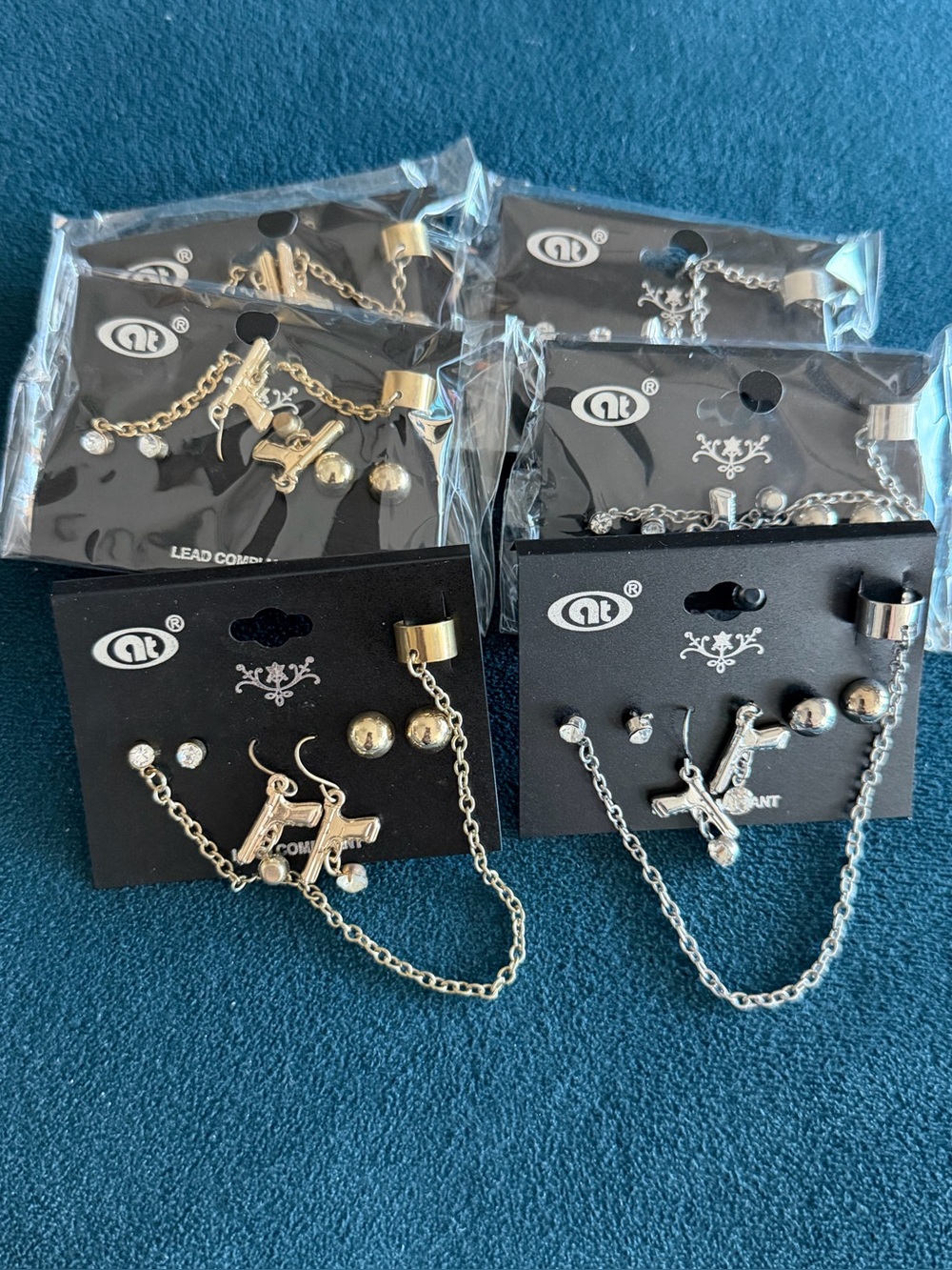 6 sets of Earrings in Silver or gold